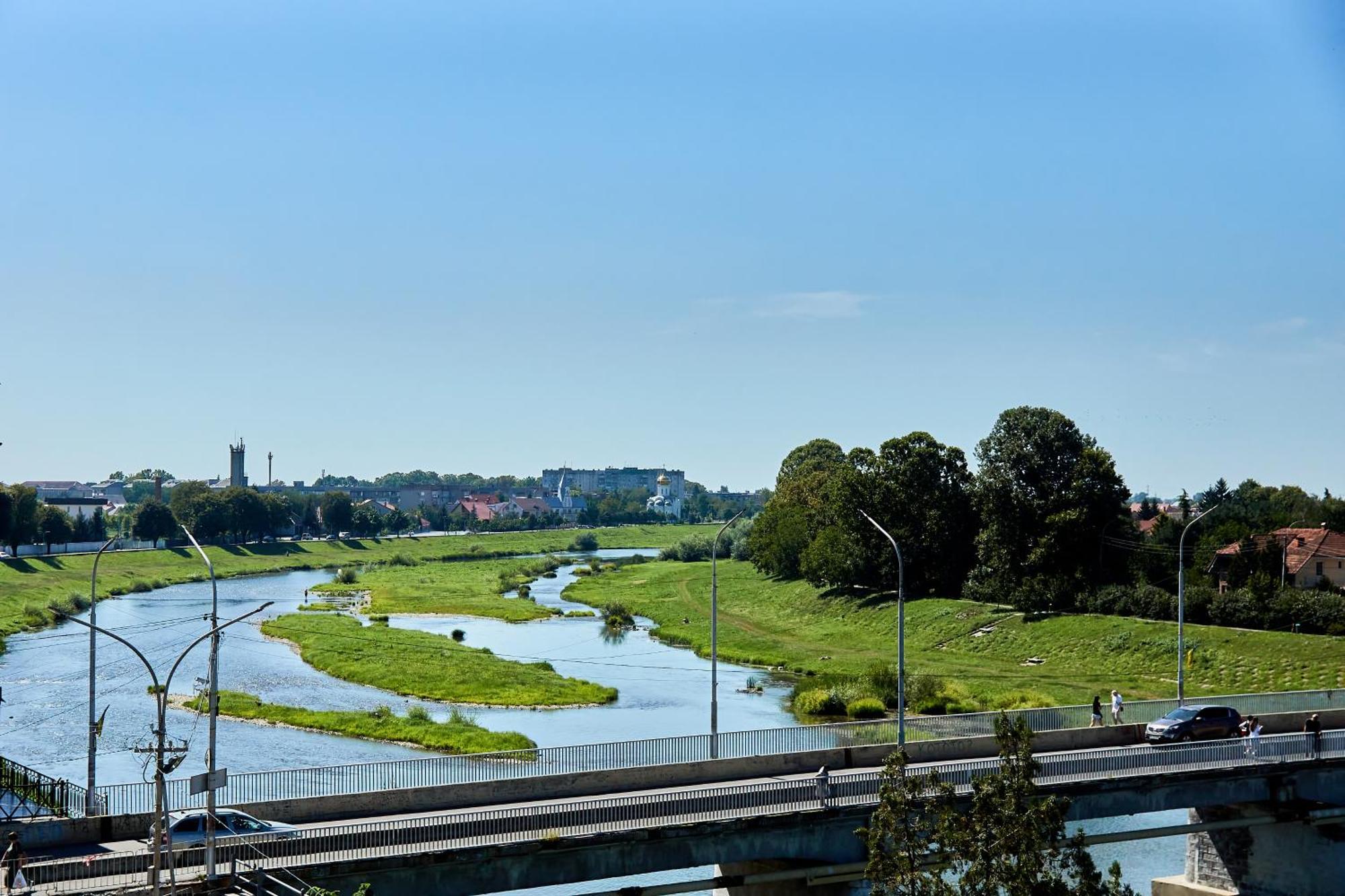 Wonderful Panoramic View Apartment Mukacheve Exterior photo